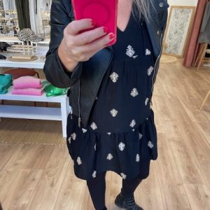 Robe courte à col v motifs dorés