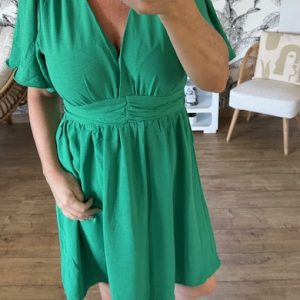 Robe verte fluide manches courtes