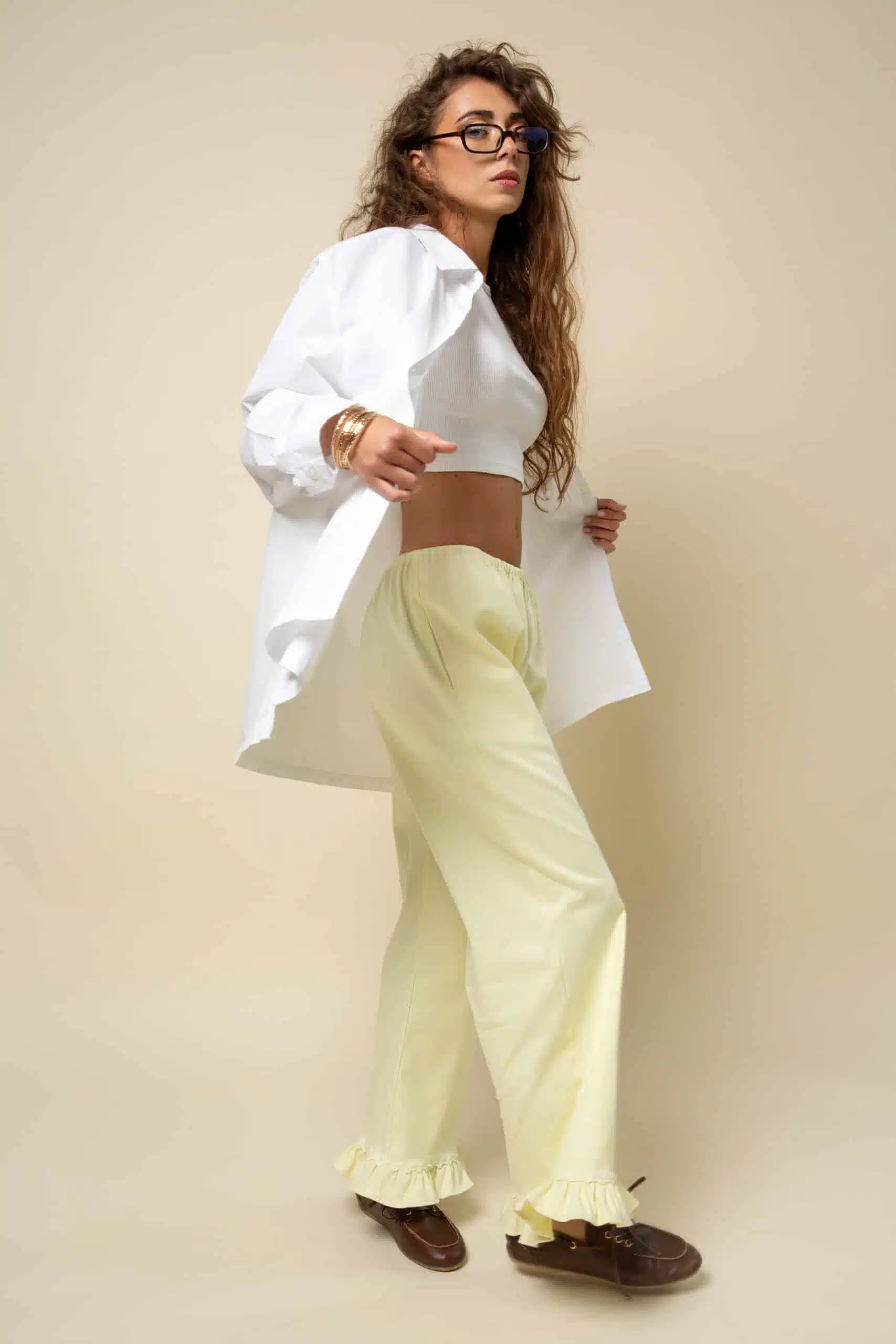 Pantalon jaune à volants – Image 2